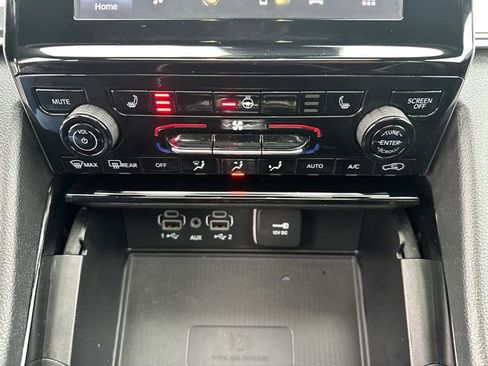 Used 2023 Jeep Grand Cherokee Altitude image 34