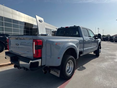 Used 2025 Ford F350 Lariat w/ Lariat Ultimate Package AWD/4WD image 3