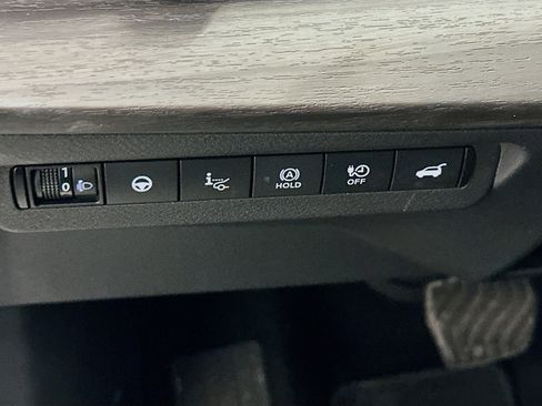 Used 2024 Nissan Ariya EVOLVE+ image 17