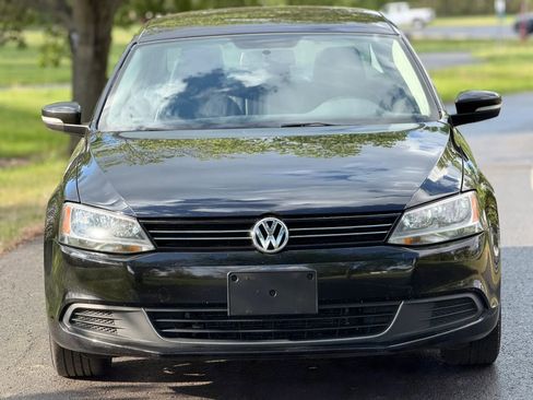 Used 2014 Volkswagen Jetta SE FWD image 2