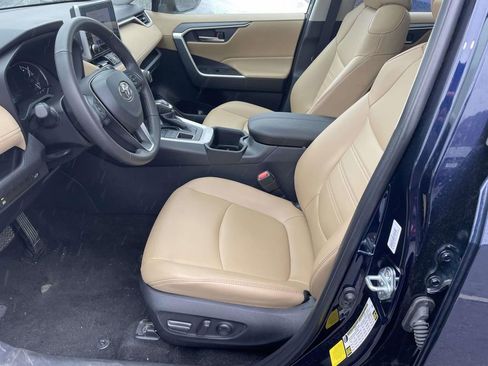 Used 2025 Toyota RAV4 XLE Premium image 29