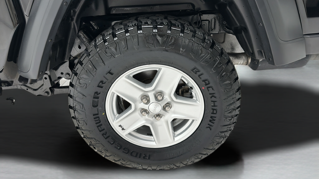 Used 2020 Jeep Gladiator Sport w/ Quick Order Package 24S AWD/4WD image 11