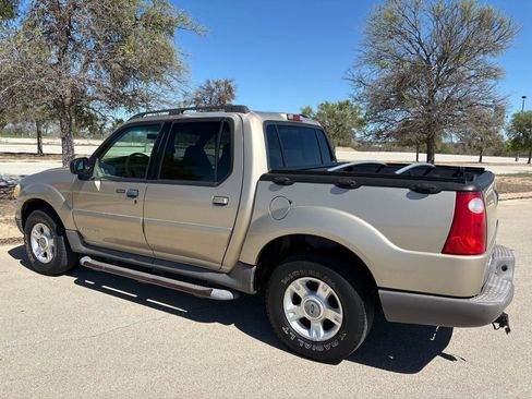 Used 2001 Ford Explorer Sport Trac 2WD image 4