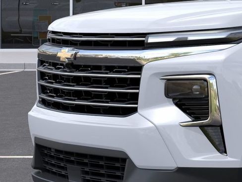 New 2026 Chevrolet Traverse LT w/ Sun and Wheel Package FWD image 13