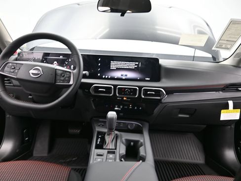 New 2026 Nissan Sentra SR FWD image 27
