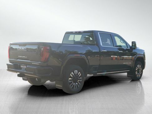 Used 2024 GMC Sierra 3500 Denali Ultimate AWD/4WD image 5