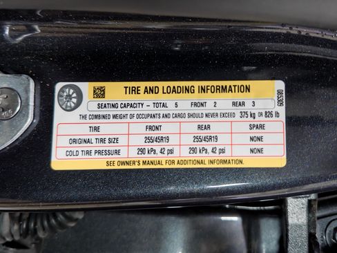 Used 2024 Tesla Model Y Long Range RWD image 28