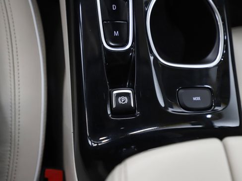 Used 2021 Buick Envision Avenir w/ Technology Package II image 25