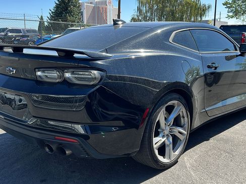 Used 2019 Chevrolet Camaro SS RWD image 3