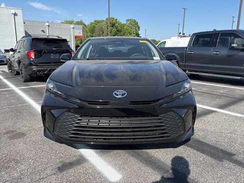 Used 2026 Toyota Camry LE w/ Convenience Package FWD image 2