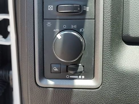 Used 2019 RAM 1500 Tradesman w/ Chrome Plus Package RWD image 20
