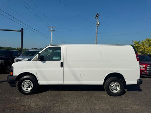 Used 2019 Chevrolet Express 2500 w/ Driver Convenience Package RWD image 2