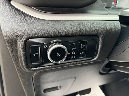 Used 2023 Ford Explorer XLT w/ Equipment Group 202A image 19