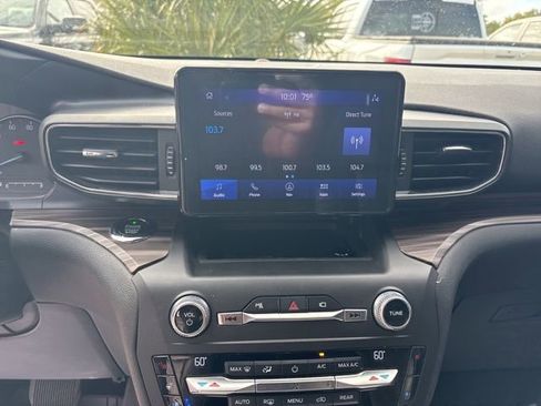Used 2020 Ford Explorer Limited image 12