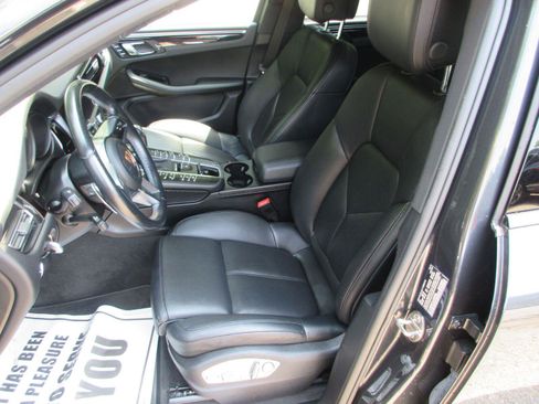 Used 2020 Porsche Macan S AWD/4WD image 11