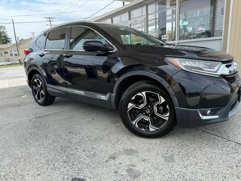 Used 2017 Honda CR-V Touring image 3