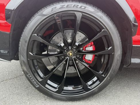 Used 2020 Lamborghini Urus image 25