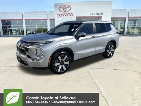 Used 2025 Mitsubishi Outlander SE image 7