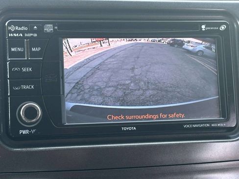 Used 2014 Toyota Sienna SE image 22