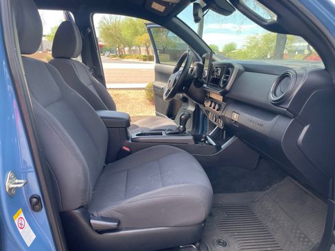 Used 2019 Toyota Tacoma TRD Sport w/ Technology Package RWD image 19