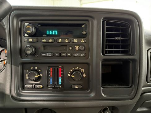 Used 2005 Chevrolet Silverado 1500 LS RWD image 22