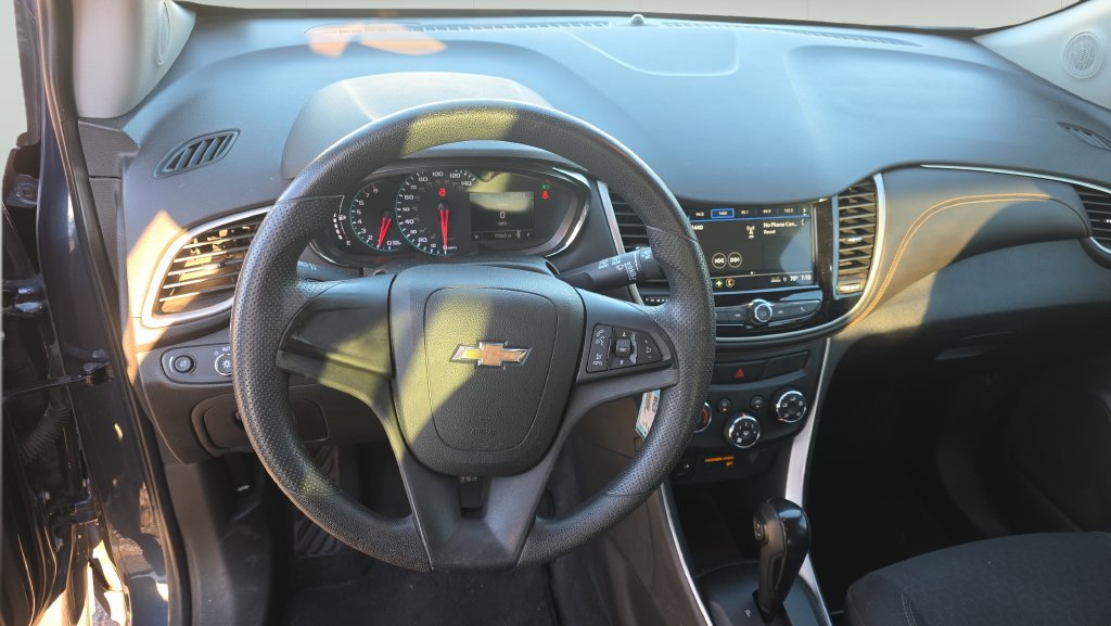 Used 2018 Chevrolet Trax LS w/ LPO, Cargo Package FWD image 15