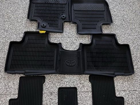 Certified 2021 Toyota Highlander XLE image 65