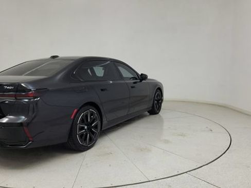 Used 2026 BMW 740i w/ Premium Package RWD image 9