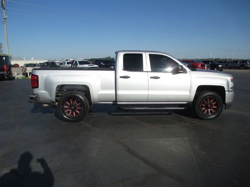 Used 2019 Chevrolet Silverado 1500 Custom w/ Custom Convenience Package image 5