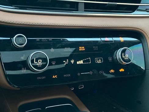 Used 2025 INFINITI QX60 Sensory w/ Vision Package AWD/4WD image 22