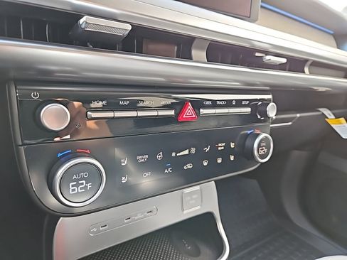 New 2026 Hyundai Ioniq 9 SEL image 18