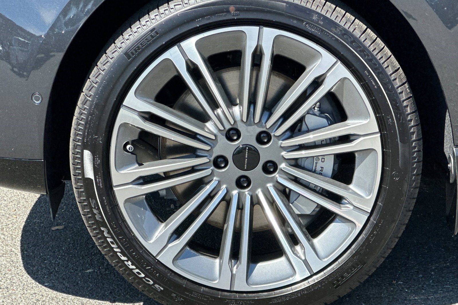 New 2026 Land Rover Range Rover SE AWD/4WD image 13