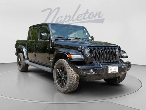 Used 2021 Jeep Gladiator Overland AWD/4WD image 3
