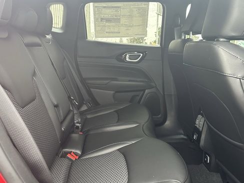 New 2026 Jeep Compass Latitude image 15