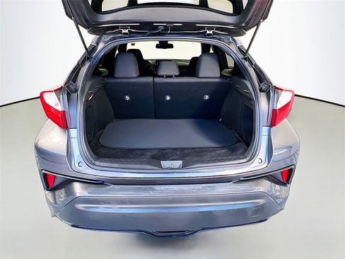 Used 2018 Toyota C-HR XLE image 23