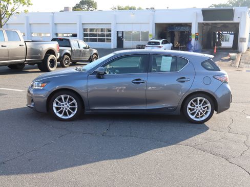 Used 2013 Lexus CT 200h w/ Premium Pkg w/Backup Camera FWD image 18