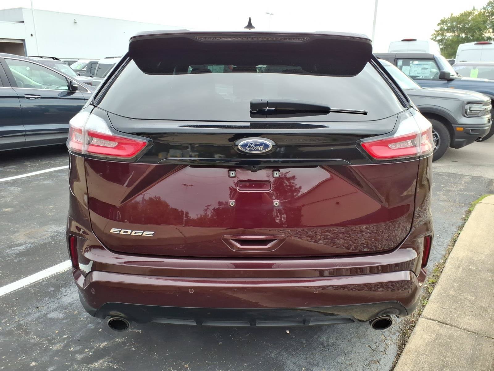 Used 2020 Ford Edge ST-Line w/ Cold Weather Package AWD/4WD image 5