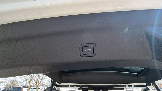 Certified 2025 GMC Yukon XL Denali AWD/4WD image 13