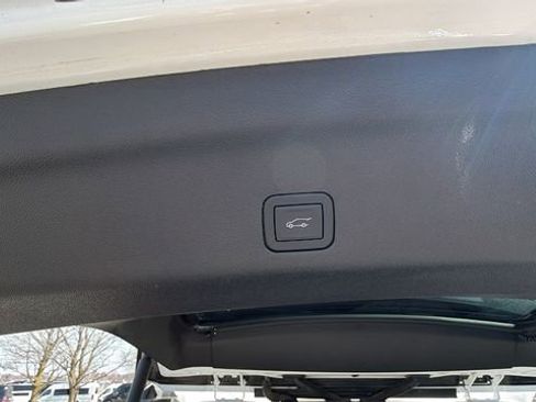 Certified 2025 GMC Yukon XL Denali AWD/4WD image 13