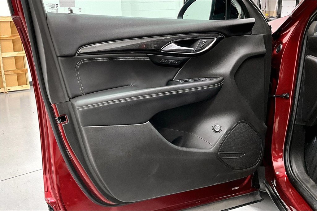 Used 2021 Buick Envision Essence w/ Sport Touring Package FWD image 21