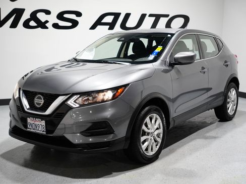 Used 2021 Nissan Rogue Sport S image 3