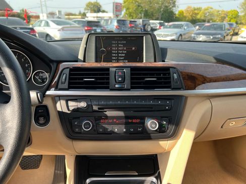 Used 2013 BMW 320i xDrive 320i xDrive Sedan 4D image 13