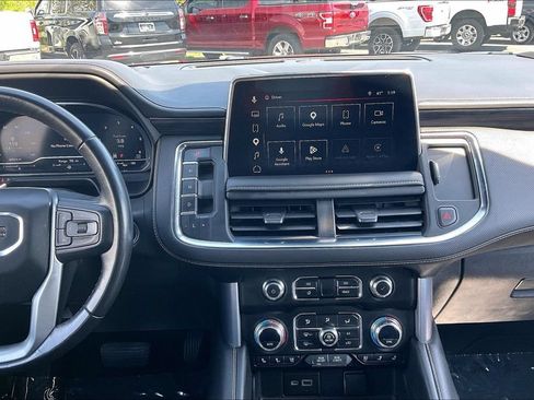 Used 2023 GMC Yukon XL SLT AWD/4WD image 11