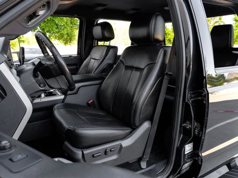 Used 2013 Ford F250 Lariat image 37