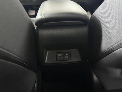 Used 2025 Toyota Corolla SE w/ SE Premium Package FWD image 17