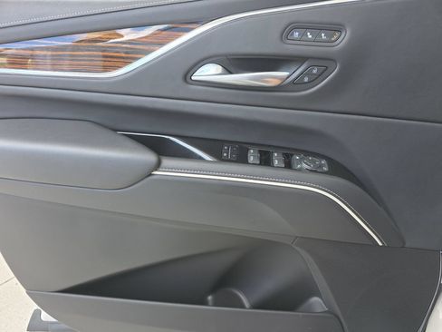 Used 2023 Cadillac Escalade Premium Luxury w/ LPO, Floor Liner Package AWD/4WD image 19