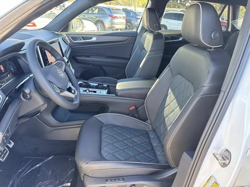 New 2026 Volkswagen Atlas Cross Sport SEL Premium R-Line AWD/4WD image 22