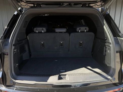 Used 2025 Chevrolet Traverse High Country w/ LPO, Floor Liner Package AWD/4WD image 18