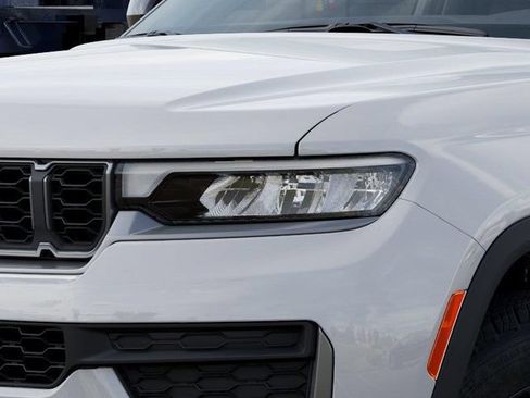 New 2026 Jeep Grand Cherokee L 4WD image 10
