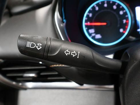 Used 2019 Chevrolet Traverse LT image 37